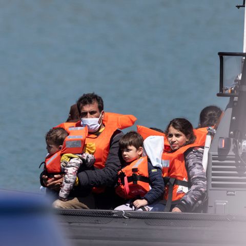 Mehr als 500 Migrantinnen und Migranten erreichten in der letzten Maiwoche die britische Küstenstadt Dover