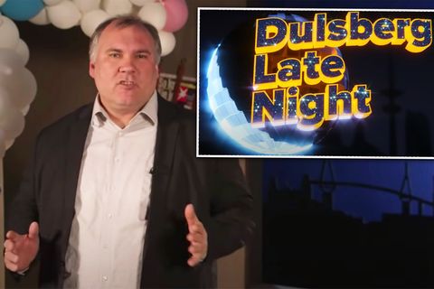 Schulleiter Björn Lengwenus erhält für seine Youtube-Show "Dulsberg Late Night" den Grimme Online Award in der Kategorie "Kultur und Unterhaltung".