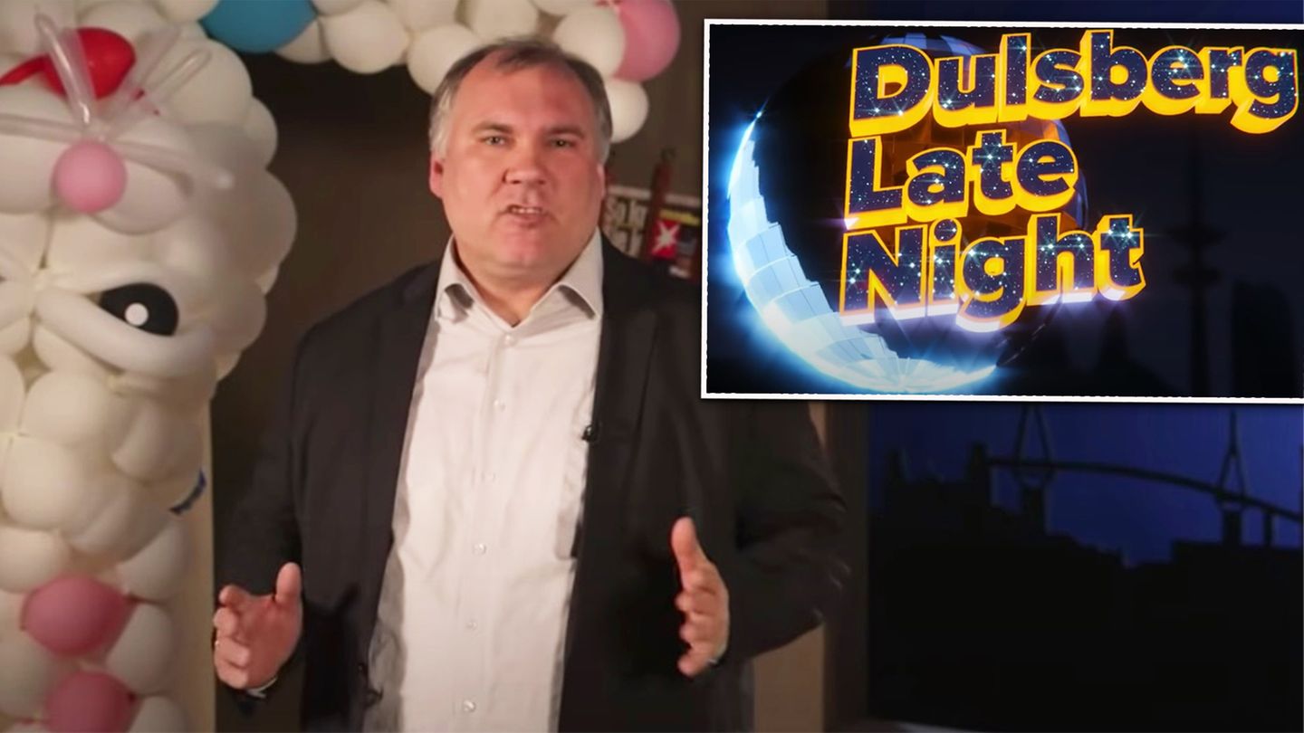 Schulleiter Björn Lengwenus erhält für seine Youtube-Show "Dulsberg Late Night" den Grimme Online Award in der Kategorie "Kultur und Unterhaltung".