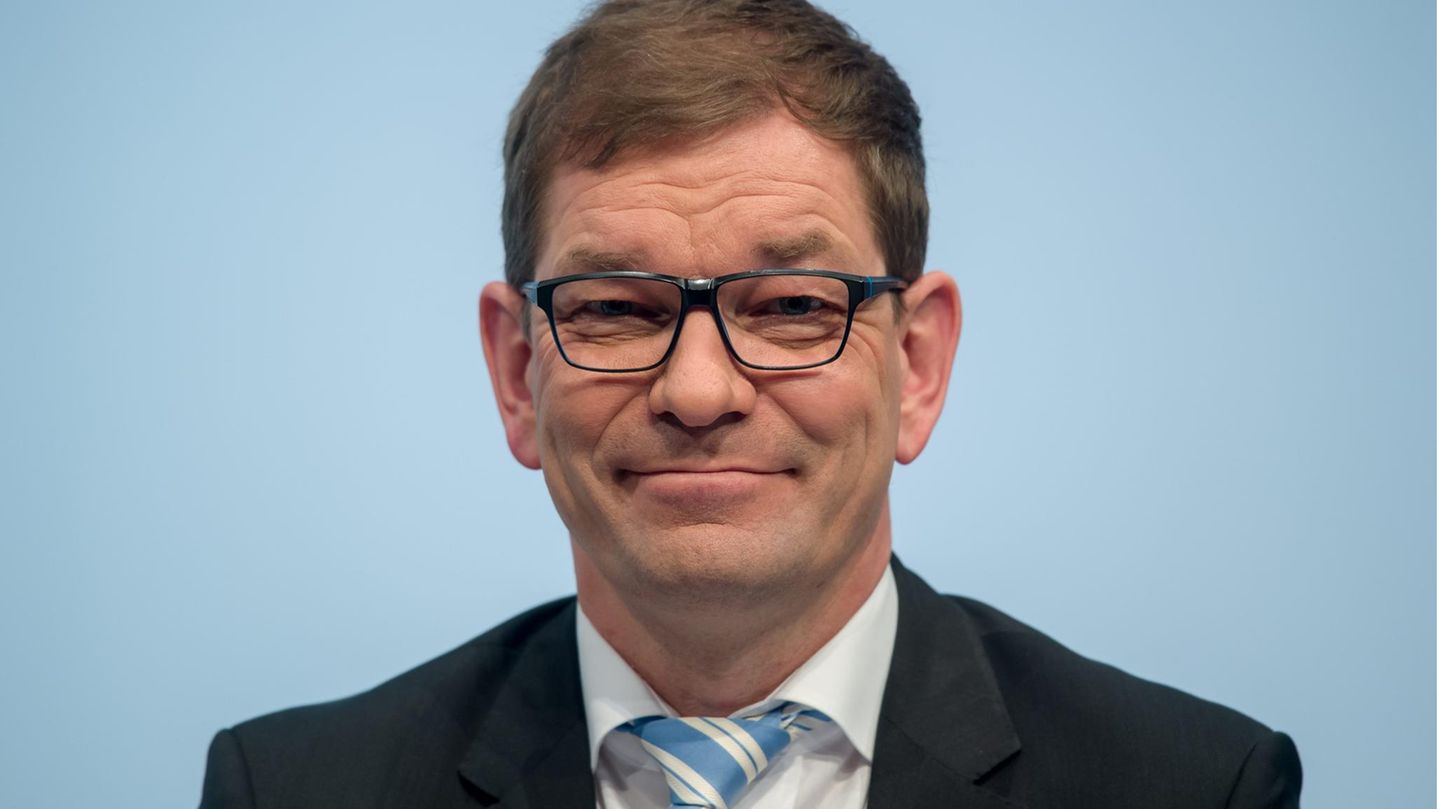 Audi-Chef Markus Duesmann lächelt