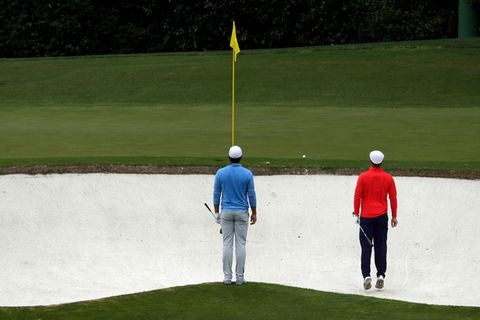 Damals war von einer offenen Feindschaft noch nichts zu spüren: Brooks Koepka (l.) und Bryson DeChambeau beim Masters 2016