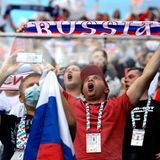 Wieder rund 2500 Kilometer Fluglinie entfernt befindet man sich in St. Petersburg. Auch hier lässt die Uefa EM-Partien steigen.