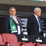 Für den ungarischen Ministerpräsidenten ist diese EM äußerst wichtig. "Es ist ein gesamteuropäisches, großartiges Spiel, und es ist eine enorme Leistung, dass Ungarn dabei ist", erklärte Orban am EM-Eröffnungstag im staatlichen Rundfunk. Für den Fußball-Fan Orban, dem Kritiker den Abbau von Demokratie und Rechtsstaatlichkeit vorwerfen, ist Fußball nicht nur eine Prestigefrage, sondern auch eine "sehr, sehr persönliche Angelegenheit", sagte der Autor und Journalist Pal Daniel Renyi der Deutschen Presse-Agentur.