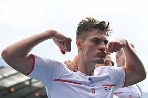 Patrick Schick feiert einen verwandelten Elfmeter mit einer Kraftmeiergeste