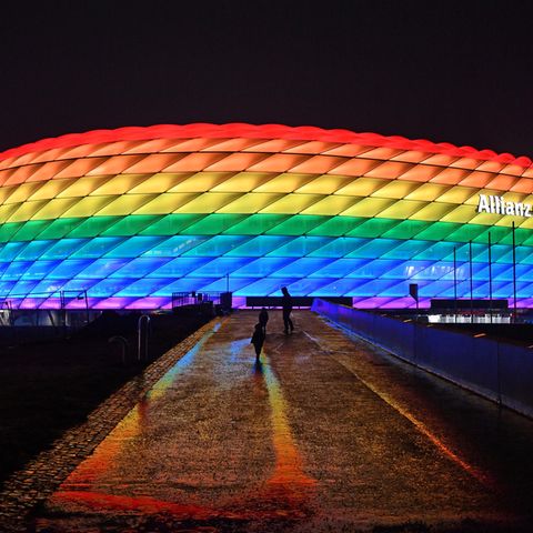 Die Münchner Allianz-Arena erstrahlt in Regenbogenfarben