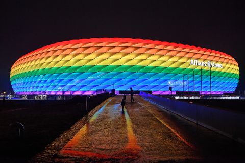 Die Münchner Allianz-Arena erstrahlt in Regenbogenfarben