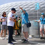 Fan-Wegweiser vor der Münchner EM-Arena