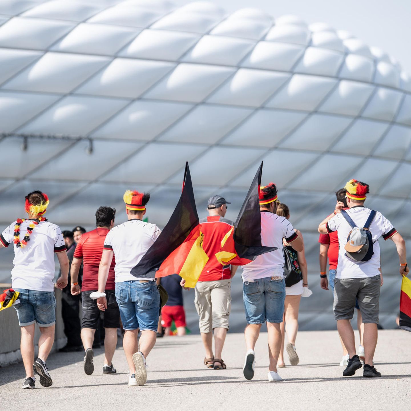Munchen Gesundheitsminister Kritisiert Deutsche Fans Wegen Masken Ignoranz Stern De