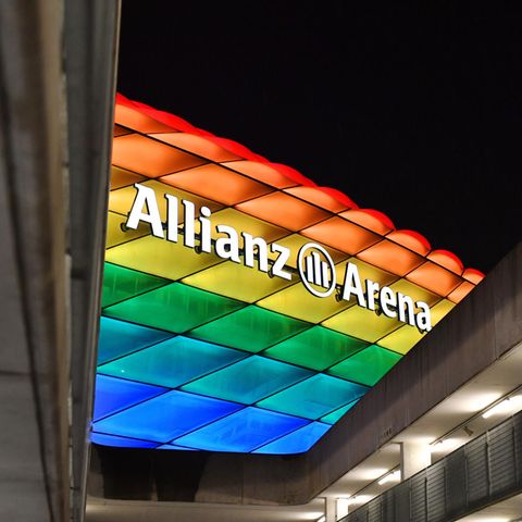 Fotomontage: Allianz-Arena in München in Regenbogenfarben mit dem Euro-2020-Logo