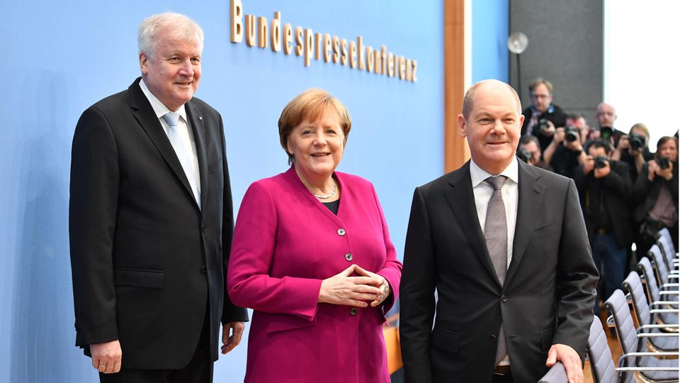 Von links: Bundeskanzlerin Merkel (CDU), Bundesinnenminister Seehofer (CSU) und Bundesfinanzminister Scholz (SPD)