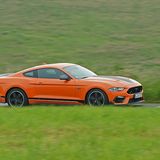 Der Ford Mustang Mach 1 schafft eine Höchstgeschwindigkeit von 267 km/h