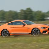 Nach 4,8 Sekunden erreicht der Ford Mustang Mach 1 die 100 km/h-Marke
