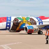 Eine der regelmäßigen Sonderbemalungen: Zum 30-jährigen Bestehen von Flügen nach St. Louis in Missouri präsentierte Southwest Airlines eine Boeing 737 mit dem Wappen des Bundesstaates auf dem Rumpf.