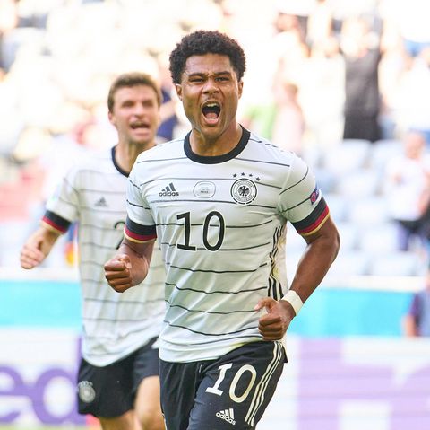 Müller und Sané auf dem Platz