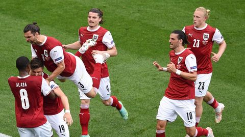 Österreicher bejubeln das entscheidende Tor zum 1:0 gegen die Ukraine