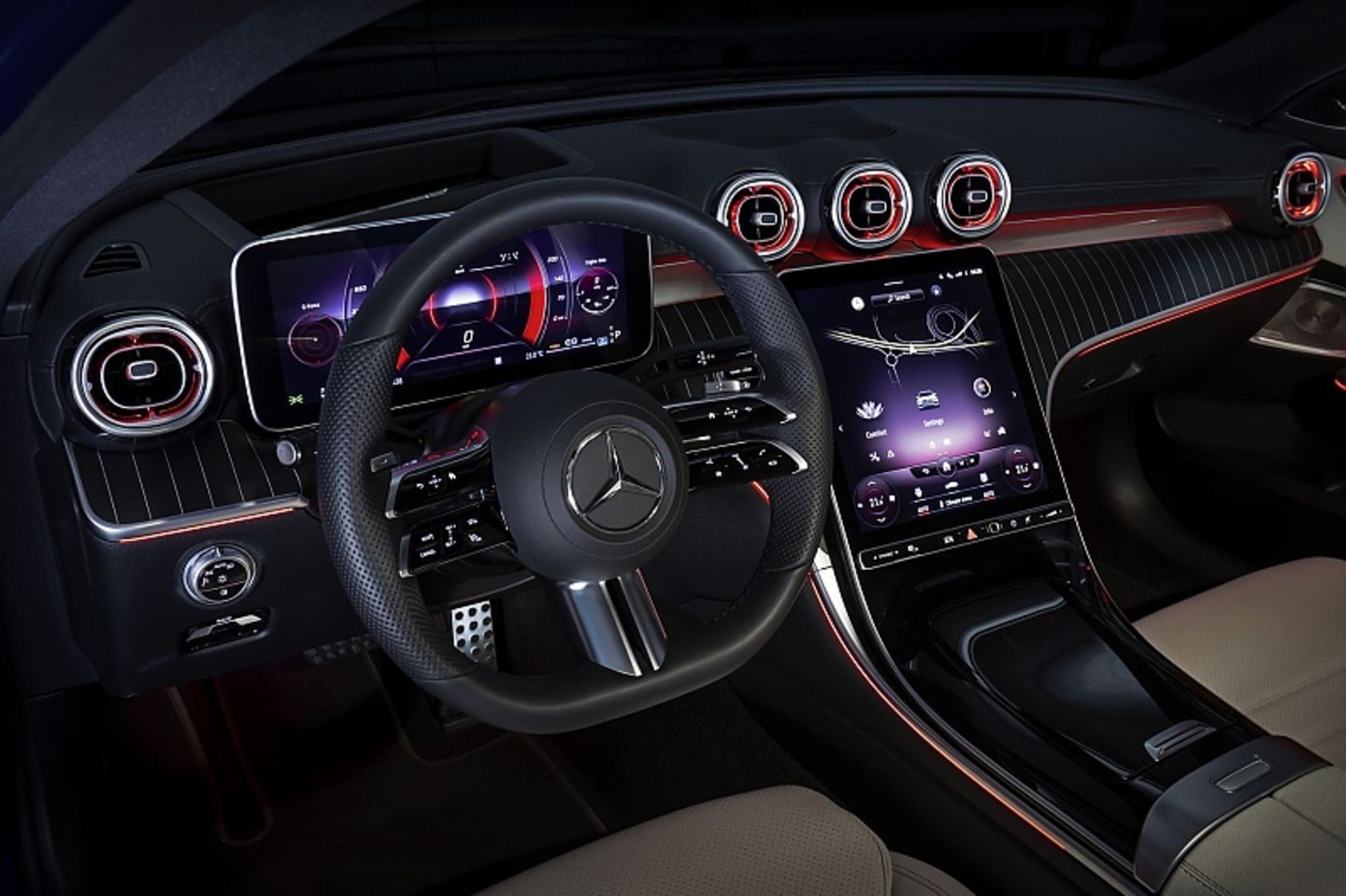 Der Touchscreen ist sechs Grad zum Fahrer geneigt