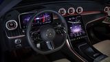 Der Touchscreen ist sechs Grad zum Fahrer geneigt