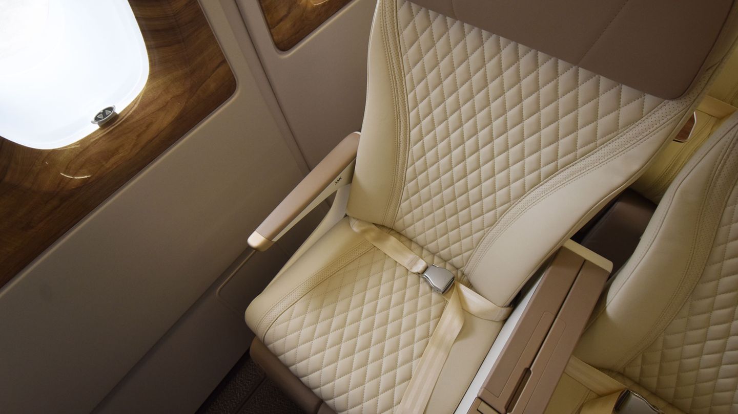 Emirates Airbus A380 Premium Economy Class Emirates Airbus A380 Premium Economy Class