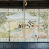 Wandverkleidung in der traditionellen Sporthalle.