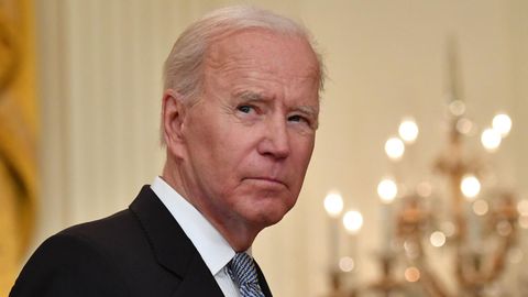 US-Präsident Joe Biden schaut ernst