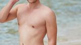 "Ich mache aus meinen Gefühlen keinen Hehl", kündigt Maximilian, 25, an. Fürs Fotoshooting gewährt der Vertriebler im Außendienst aus Köln schon mal einen unverstellten Blick in seine Augen.