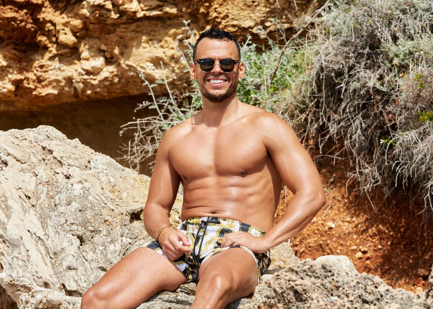"Frauen schätzen mich oft komplett falsch ein", findet der Berliner Unternehmer Niko Cenk. Sein Foto in Badehose ist immerhin ein eindeutiges Statement.