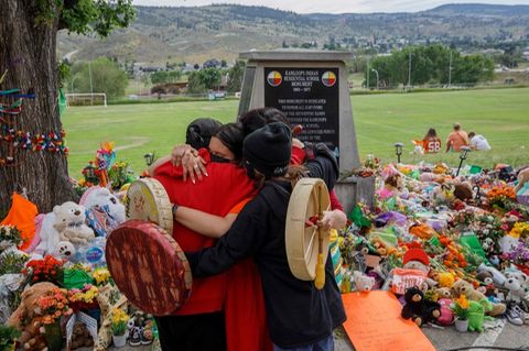 Bereits im Mai wurden auf einem ehemaligen Internatsgelände die Leichen von 215 indigenen Kindern entdeckt