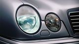 Das vier Augen Gesicht prägt einige Mercedes-Modelle der Sacco-Ära