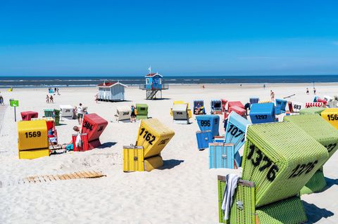 Strandkörbe auf der Nordseeinsel Langeoog