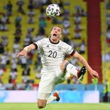 Gewinner: Robin Gosens  Der Profi von Atalanta Bergamo hat sich durch seine überragende Leistung gegen Portugal in die Herzen der deutschen Fans gespielt. Schon in den vergangenen Monaten hatte der 26-Jährige mit seiner Dynamik und seinen Flankenläufen auf sich aufmerksam gemacht. Doch seit dem Spiel gegen Portugal überschlagen sich die Lobeshymnen. Dass seine Leistung gegen Ungarn einbrach, hat der Euphorie einen Dämpfer verpasst, aber keinen Abbruch. Gosens hat seinen Stammplatz gefestigt.