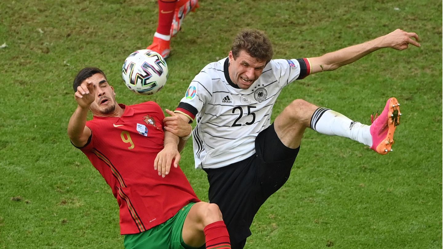 Gewinner: Thomas Müller  Der Groß-Kommunikator, auch gerne als "Radio-Müller" tituliert, ist den Erwartungen seit seiner Rückkehr in die Nationalmannschaft gerecht geworden. Als Aktivposten, Anspielstation und Passgeber hat er besonders gegen Portugal geglänzt. Wie sehr er fehlte, bewies die Partie gegen Ungarn. Man kann davon ausgehen, dass das starre Angriffsspiel der Deutschen etwas geschmeidiger gelaufen wäre mit den Rochaden Müllers. Er wird gegen England zurückkehren in die Startelf, wenn er wieder fit ist.