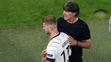 Verlierer: Timo Werner  Der Champions-League-Gewinner gehörte schon zu den Verlierern der Vorbereitung und war von Anfang an bei dieser EM außen vor. Werner kam bislang nur auf zwei Kurzeinsätze, in denen er sich kaum zeigen konnte. leitete mit seinem geblockten aber den Ausgleichstreffer von Havertz gegen Ungarn ein. Er wird es aber schwer haben, an Havertz oder Gnabry vorzukommen und wohl weiter auf der Ersatzbank Platz nehmen.