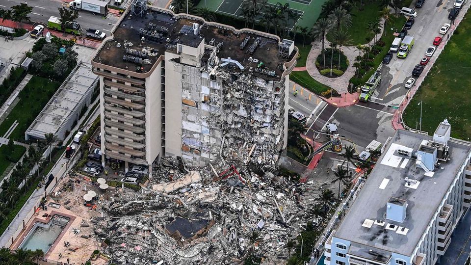 Fast 100 Menschen nach Hochhauseinsturz an Küste von Miami vermisst