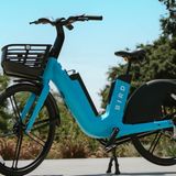 Die Räder sind aus Aludruckguss und verzichten auf klassische Speichen.