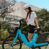 Durch die kleinen Reifen bleibt das Rad kompakt.