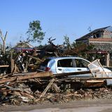 Der Wetterdienst CHMU bestätigte später, dass es sich um einen Tornado gehandelt habe. In Tschechien gilt das als seltene Erscheinung, den letzten Tornado gab es vor drei Jahren.
