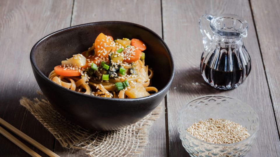 Rezept für eine cremige Asian Style One Pot Pasta – gesund und vegan