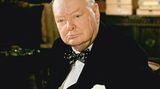 Der große englische Staatsmann Sir Winston Churchill 1956 an seinem Schreibtisch. Im Jahr zuvor war er nach einem Schlaganfall vom Amt des Premierministers zurückgetreten. In der britischen Politiker mischte er aber noch weiter mit: Bis 1964 saß er als Abgeordneter im Unterhaus.