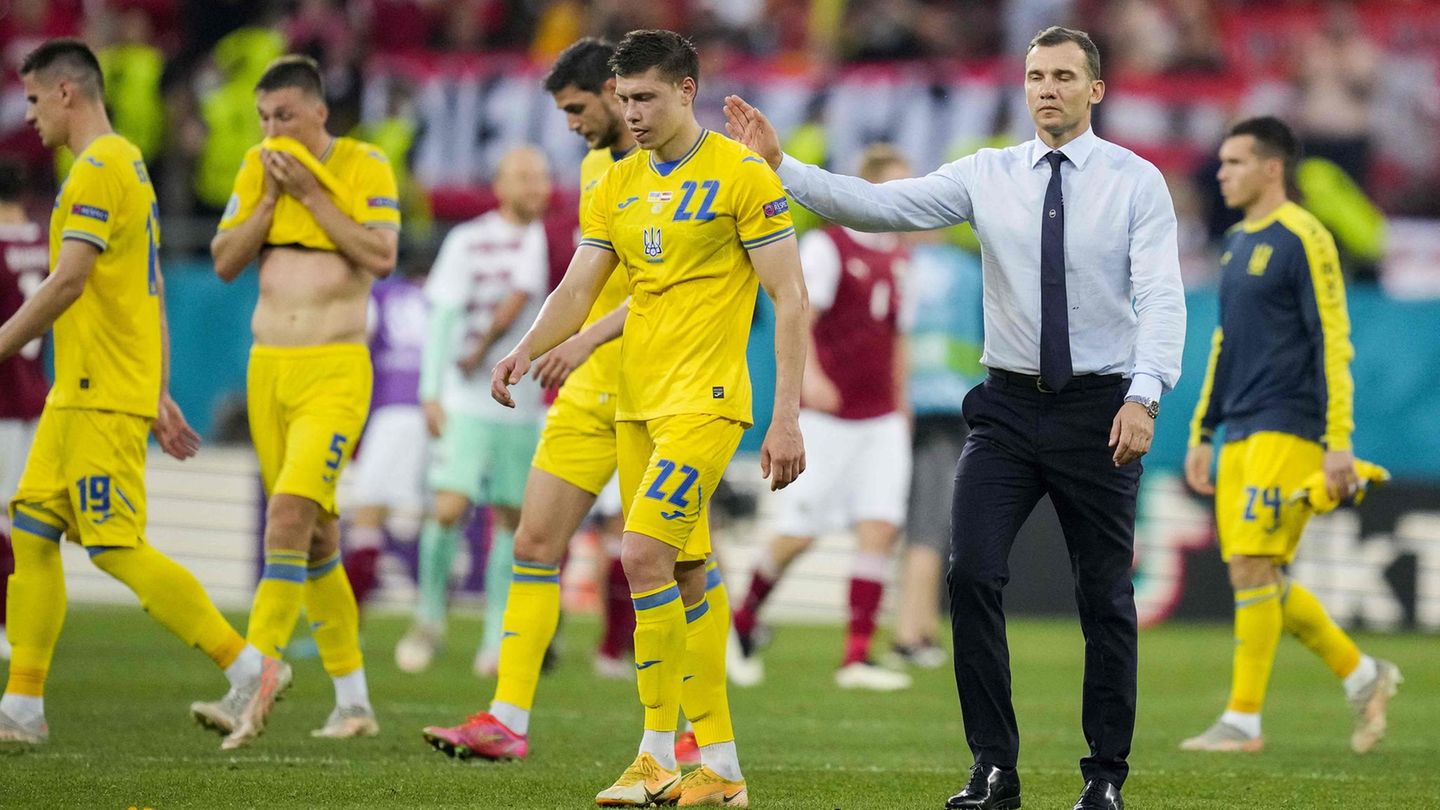 Ukraine  Aussichten: Im Achtelfinale gegen Schweden droht das Aus  Die Ukraine hat ziemlich viel Glück gehabt - sie ist als Gruppendritter mit nur drei Punkten in das Achtelfinale eingezogen. Die Mannschaft von Andrij Schewtschenko hat nur durchwachsende Leistungen geboten und leidet an einem Fitness-Defizit. Gegen Schweden wird es im Achtelfinale ganz schwer.