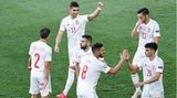 Spanien  Aussichten: Kroatien ist ein verdammt dicker Brocken  Die Spanier sind im letzten Gruppenspiel förmlich explodiert. Nach zwei enttäuschenden Unentschieden gegen Polen und Schweden musste die Slowakei mit 0:5 dran glauben. Allerdings hat die Solwakei nicht die Qualität der ersten beiden Gegner. Mit dem 18-jährigen Pedri (mit der Nummer 26) vom FC Barcelona hat Spanien eines der aufregendsten Talente überhaupt in seinen Reihen. Gegen Kroatien braucht Spanien eine konzentrierte und geschlossene Leistung und die Offensive sollte besser funktionieren als in den ersten beiden Spielen. Dann ist mit dem Team von Luis Enrique zu rechnen.