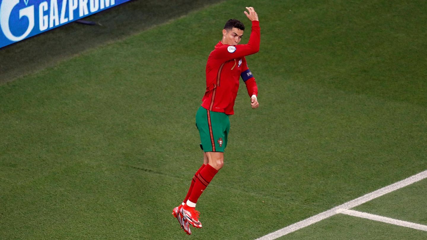 Portugal  Aussichten: Ronaldo wird sich verabschieden  Guter Start gegen Ungarn, Pleite gegen Deutschland, starker Auftritt gegen Frankreich. Portugal ist Titelverteidiger und gehört zum erlauchten Favoritenkreis. Im Achtelfinale bekommen sie es allerdings mit Belgien zu tun. Und das könnte ein Problem sein. Denn die Defensive der Portugiesen ist im Gegensatz zur Offensive (Ronaldo, Silva, Jota) nicht ganz so stark. Sechs Gegentore in der Vorrunde sind der Beweis (davon zwei Eigentore gegen Deutschland!).
