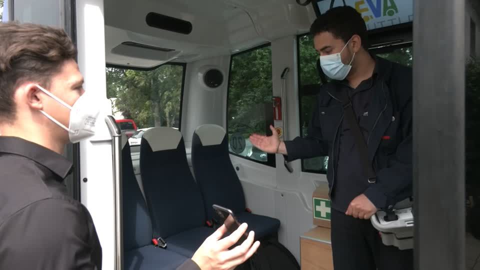 Video: Karlsruhe: per App einen Bus bestellen Video: Karlsruhe: per App einen Bus bestellen