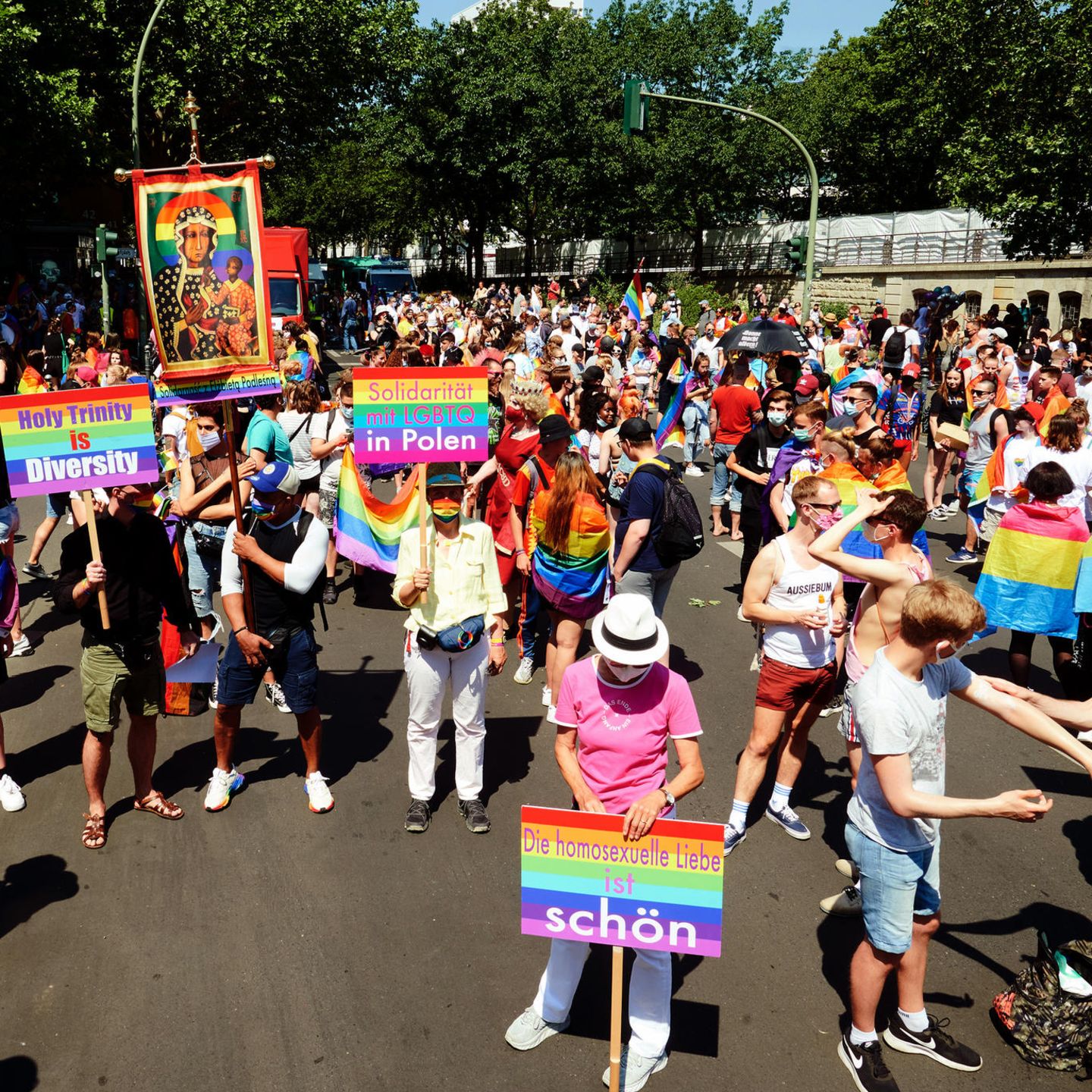 Csd Tausende Feiern In Berlin Den Christopher Street Day Video Stern De