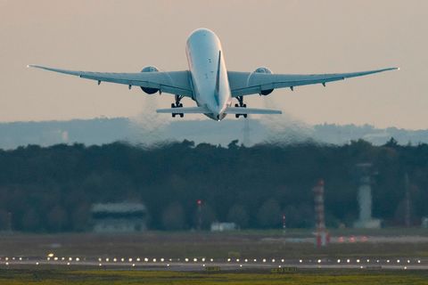 Die Beschwerden über Airlines beim Luftfahrt-Bundesamt (LBA) häufen sich: Grund sind verspätete Ticketerstattungen in Corona-Krise.