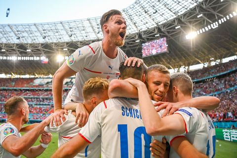 Tschechische Jubeltraube im EM-Spiel gegen die Niederlande