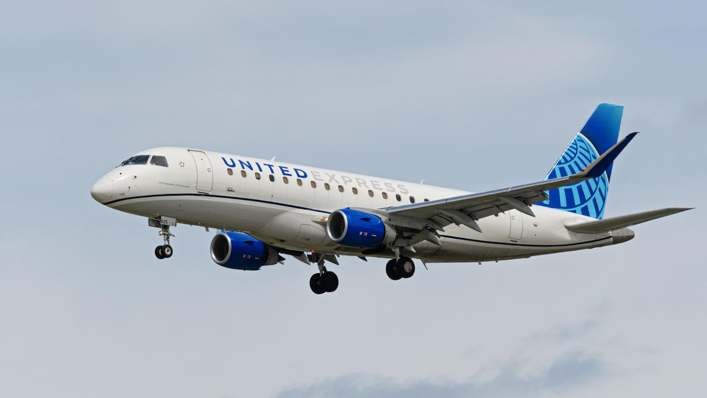  Embraer E175 von United Expres
