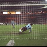 Hinter dem Tor, 26.6.1996: Gareth Southgate vergibt den Elfmeter, Andreas Köpke hält