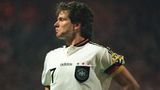 Andreas Möller bejubelt seinen Elfmeter zum 6:5-Sieg gegen England EM 1996