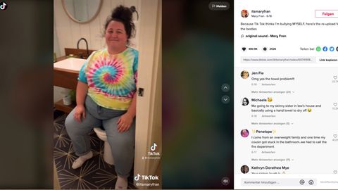 Die Lehrerin und Body Positivity-Aktivistin Mary Fran sitzt auf einer zu kleinen Hotelzimmer-Toilette