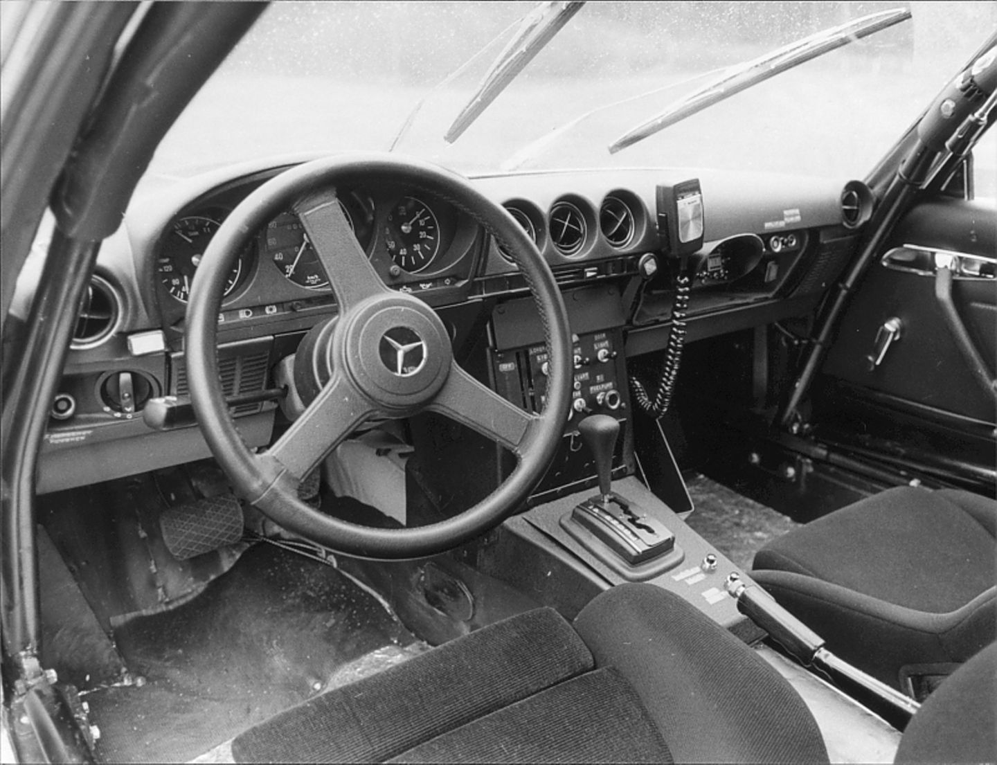 Mercedes SLC der Baureihe C 107